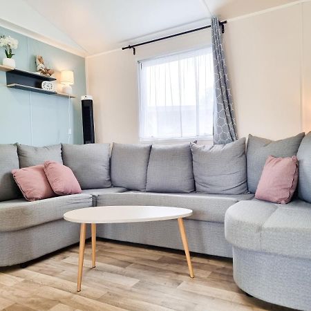 Prachtig Chalet Ok50 D12 Op Familiecamping Oostkapelle Dış mekan fotoğraf
